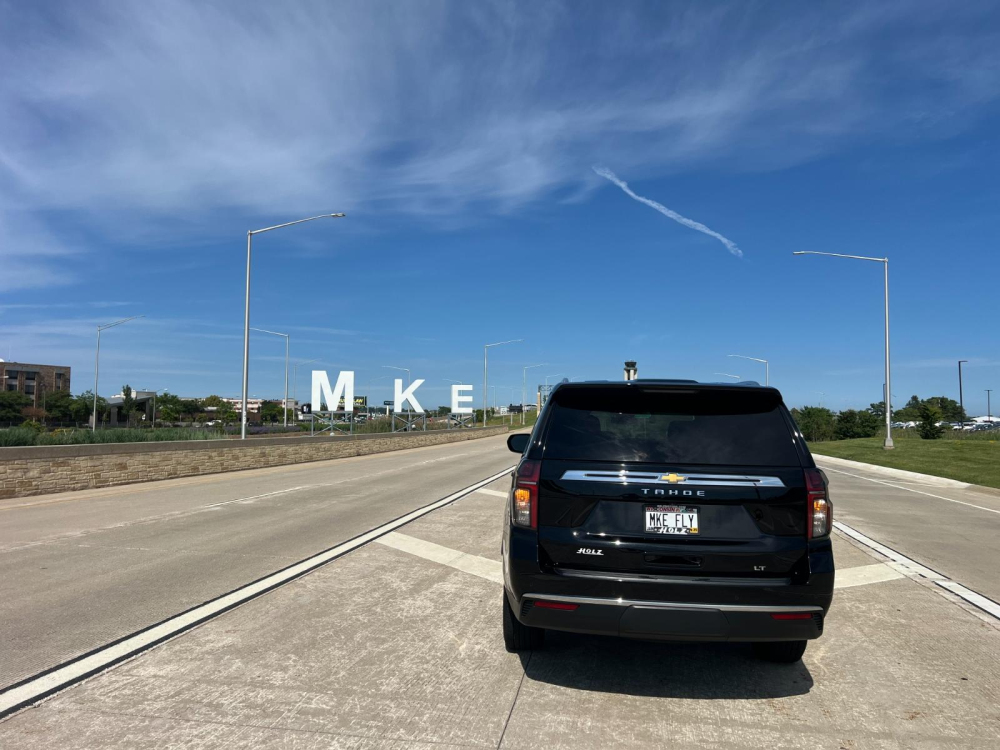 Milwaukee Fly Limo